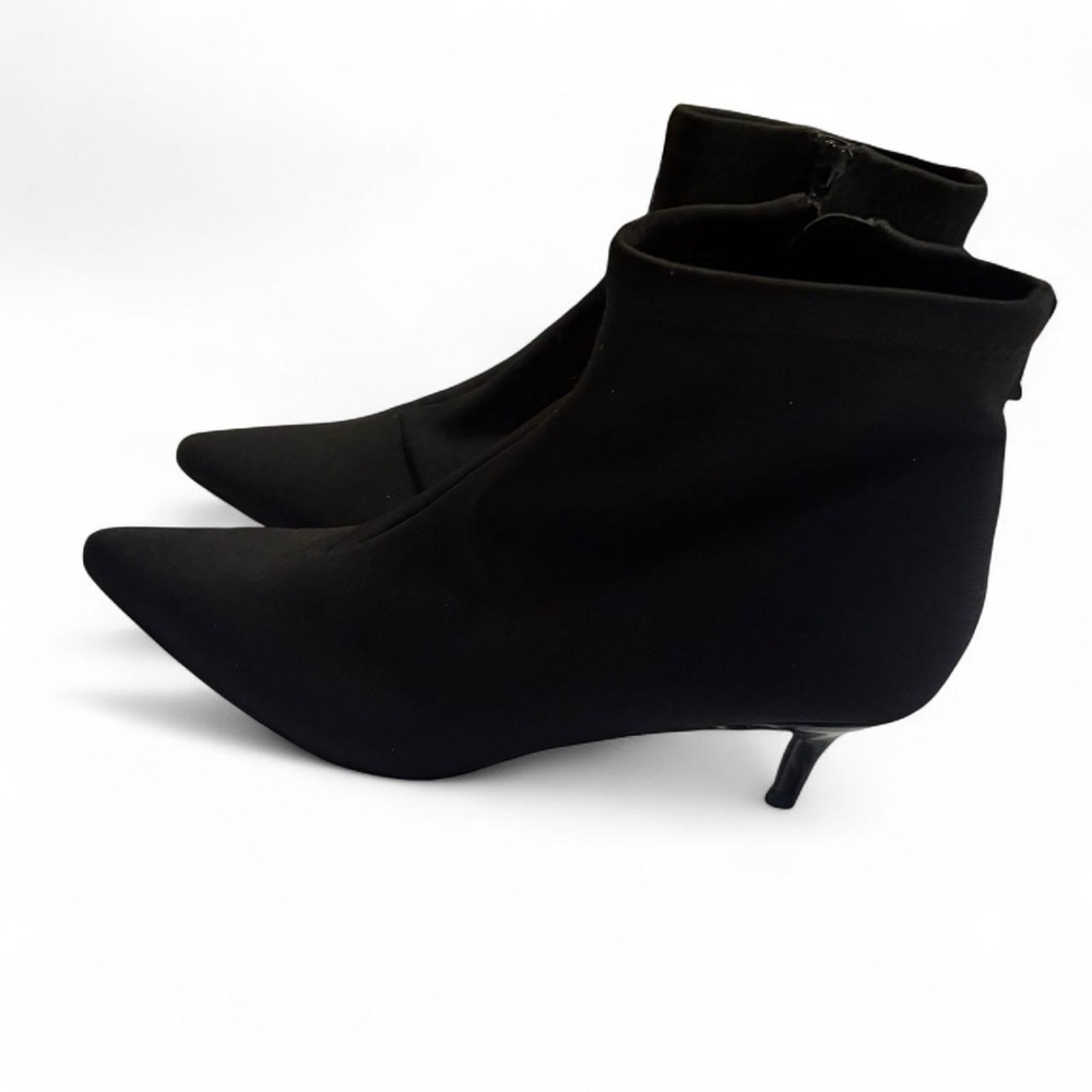 Betsey Johnson Classic Black Pointed Toe Ankle Boots - Picture 3 of 6